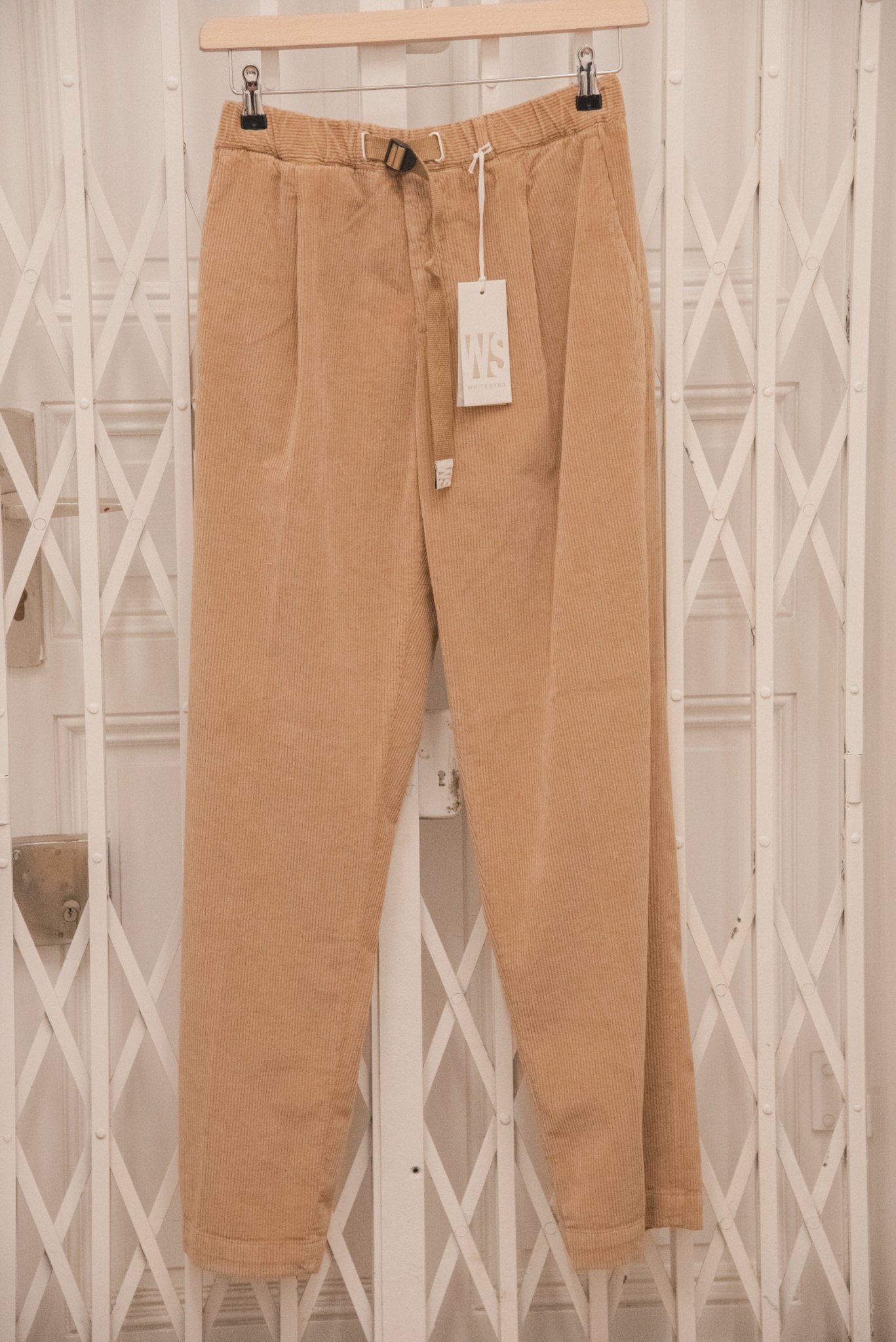 WHITESAND fw25/26