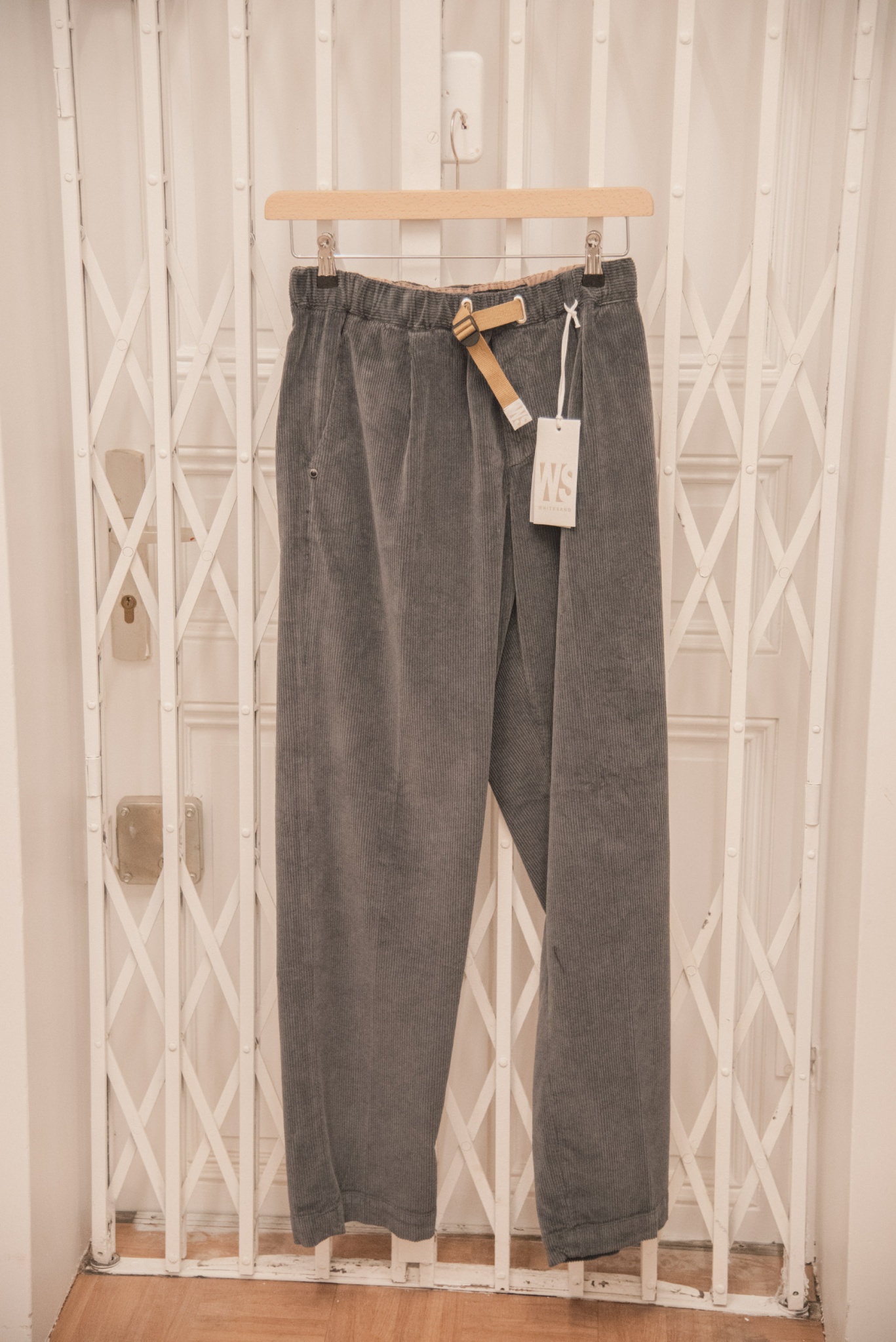 WHITESAND fw25/26